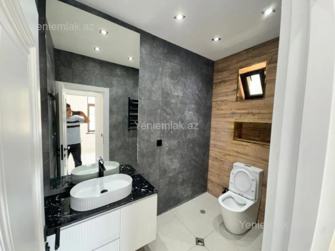 Satılır 5 otaqlı həyət evi 280 m²