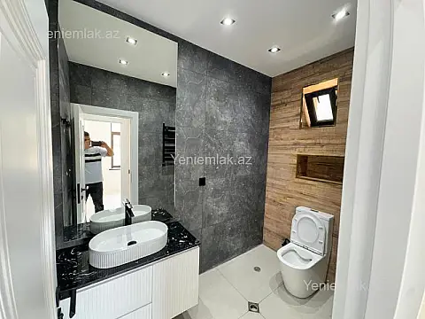 Satılır 5 otaqlı həyət evi 280 m²