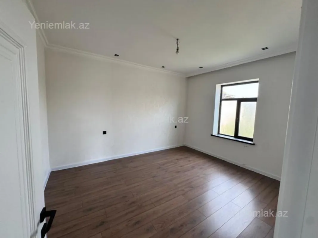 Satılır 5 otaqlı həyət evi 280 m²