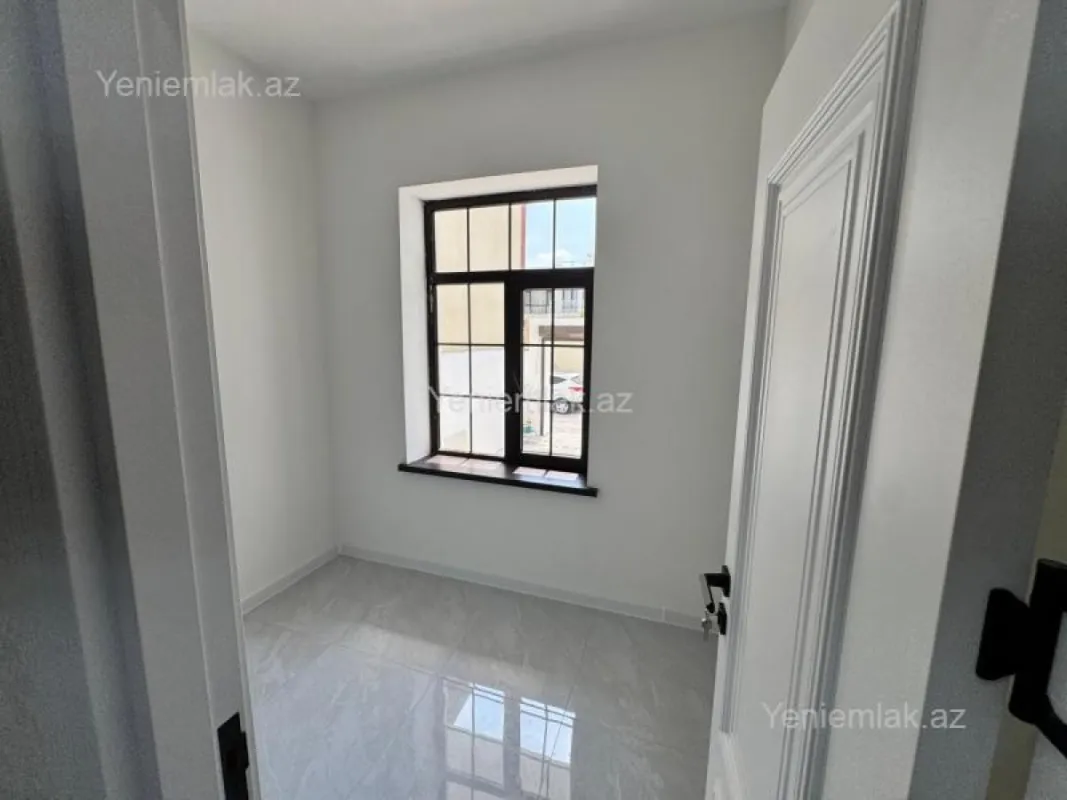 Satılır 5 otaqlı həyət evi 280 m²