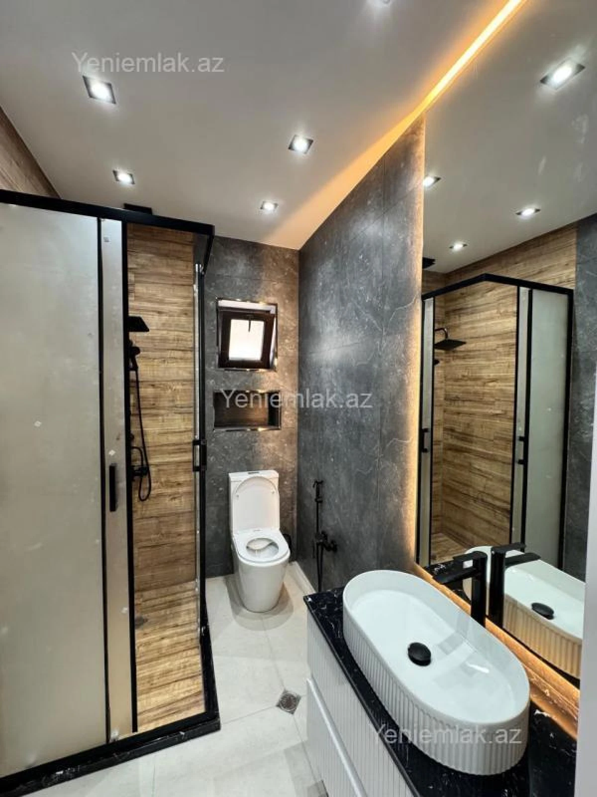 Satılır 5 otaqlı həyət evi 280 m²