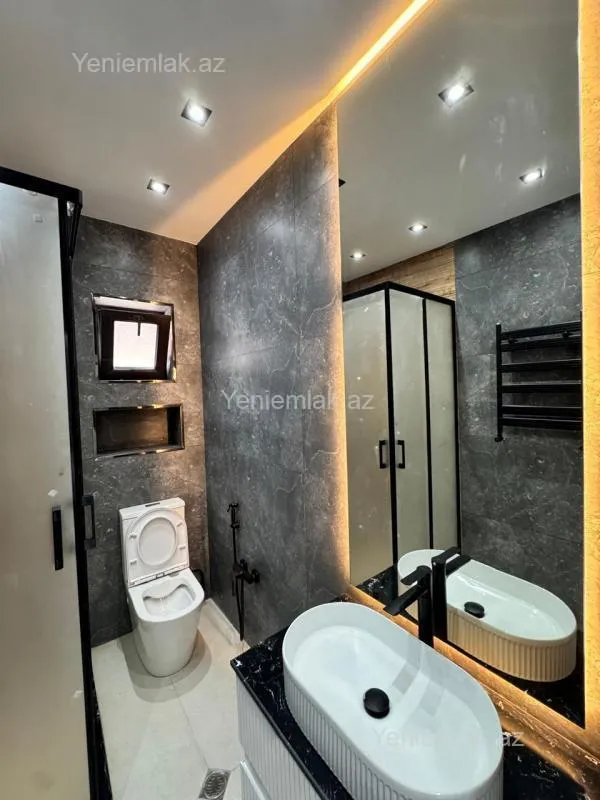 Satılır 5 otaqlı həyət evi 280 m²