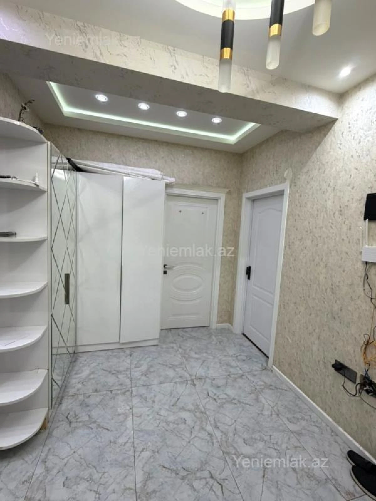 Satılır 3 otaqlı yeni tikili 100 m²