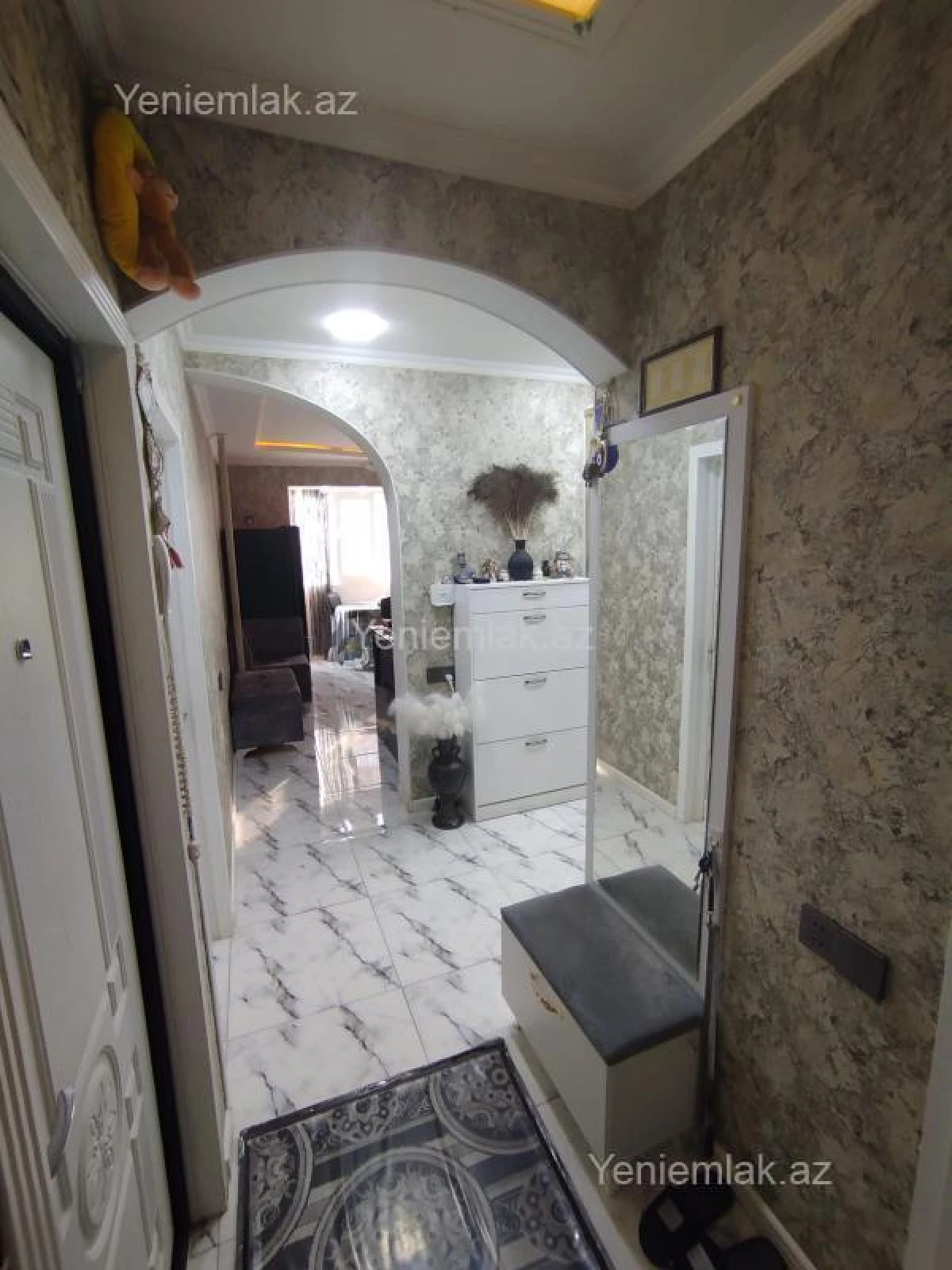 Satılır 2 otaqlı köhnə tikili 60 m²
