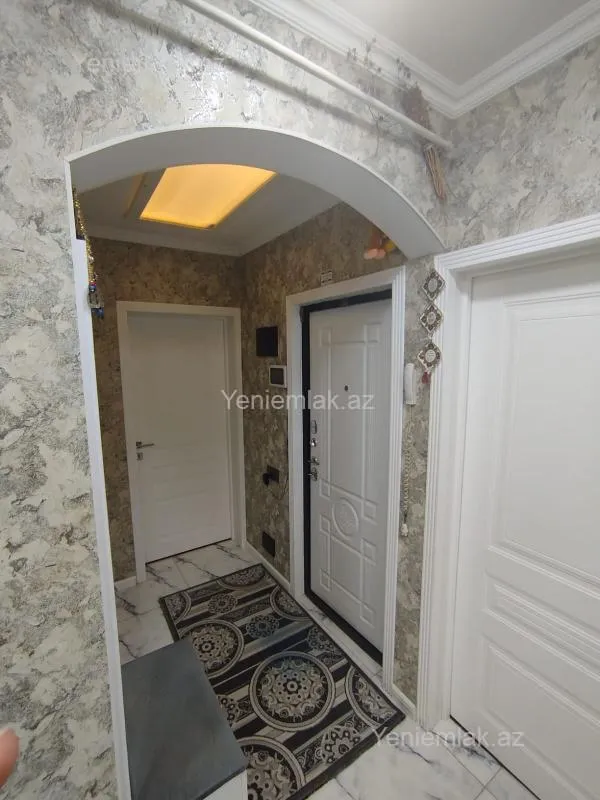 Satılır 2 otaqlı köhnə tikili 60 m²
