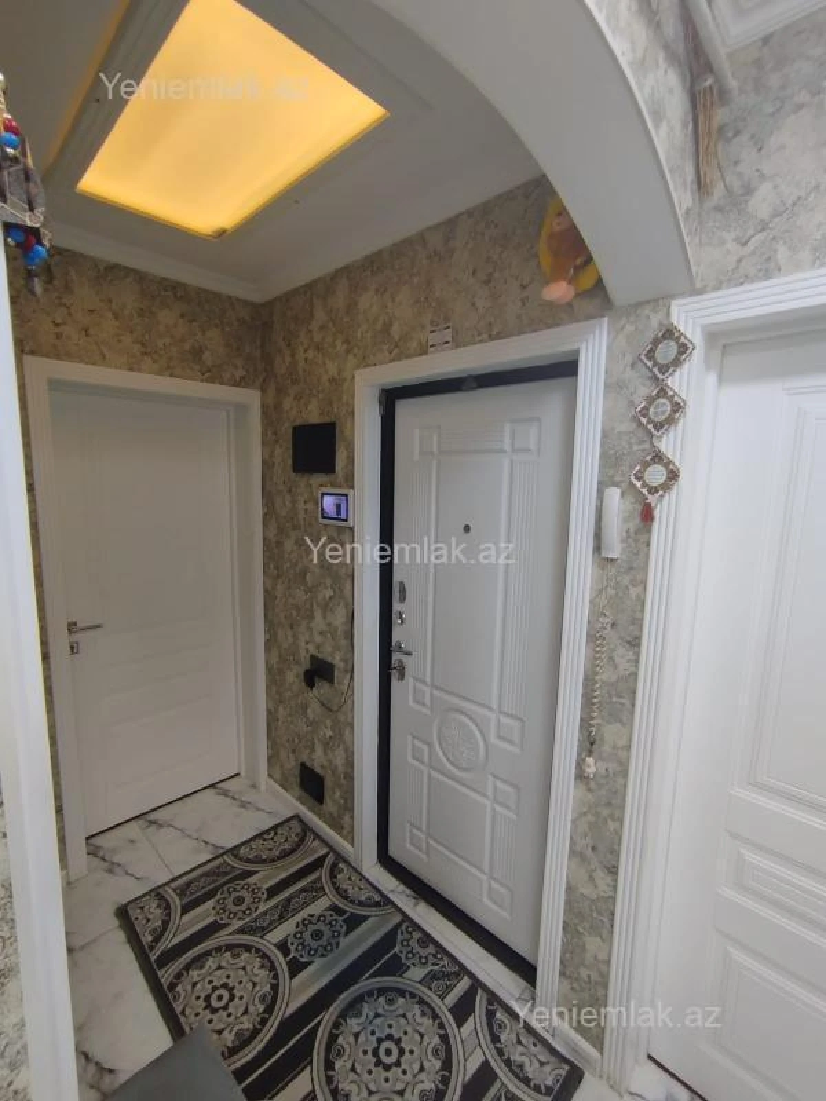 Satılır 2 otaqlı köhnə tikili 60 m²