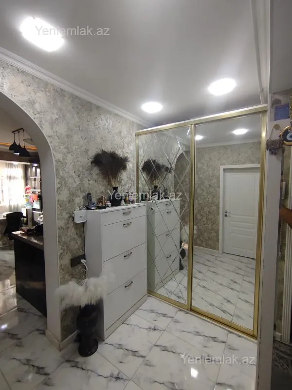 Satılır 2 otaqlı köhnə tikili 60 m²