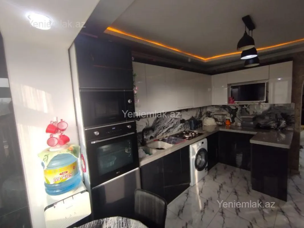 Satılır 2 otaqlı köhnə tikili 60 m²