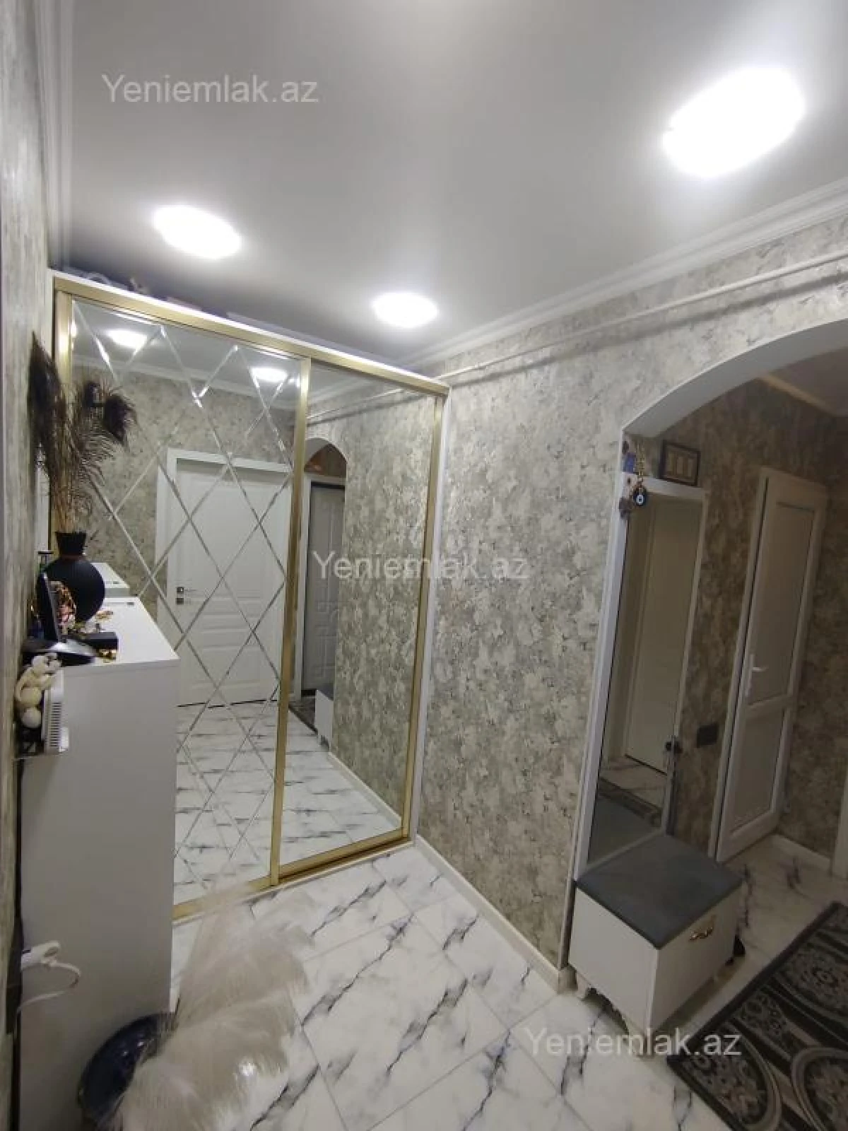 Satılır 2 otaqlı köhnə tikili 60 m²