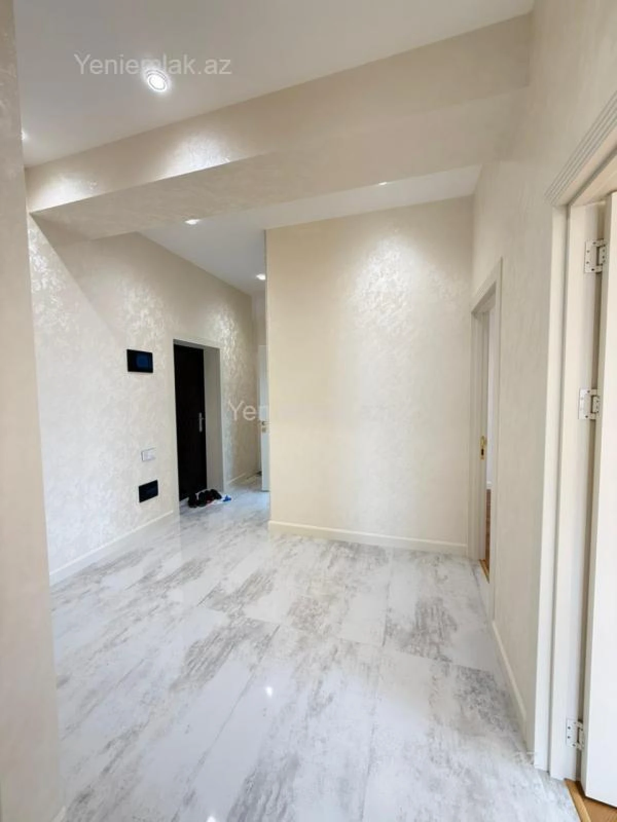 Satılır 2 otaqlı yeni tikili 74 m²