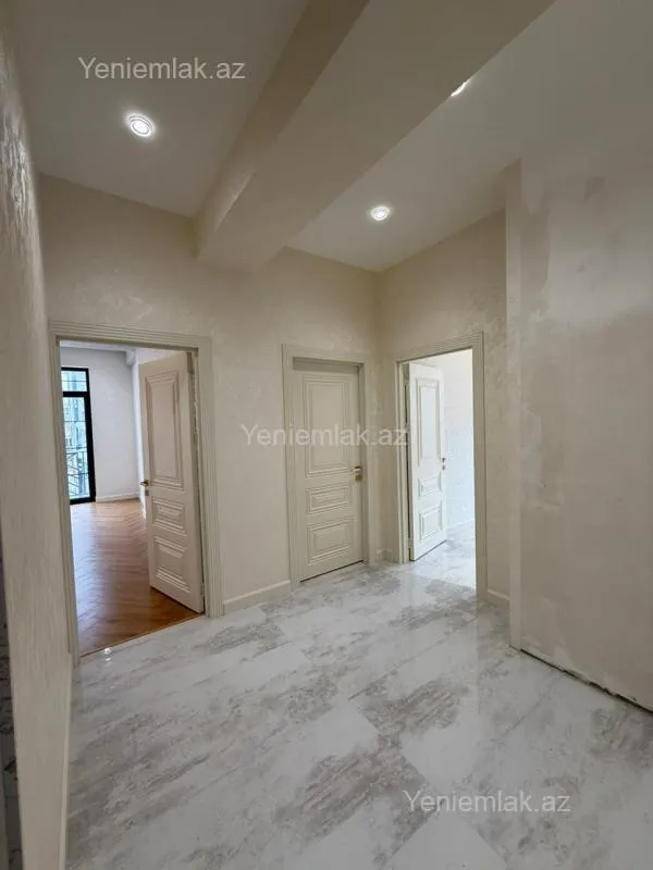 Satılır 2 otaqlı yeni tikili 74 m²