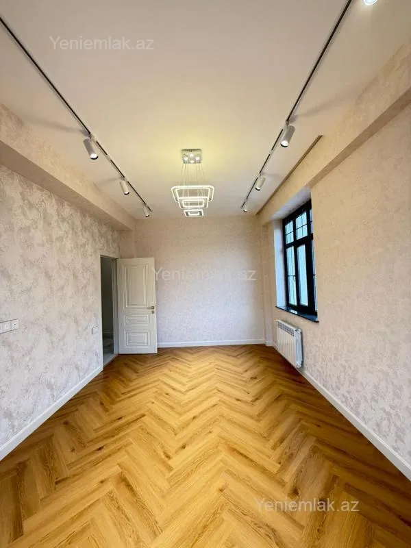 Satılır 2 otaqlı yeni tikili 74 m²