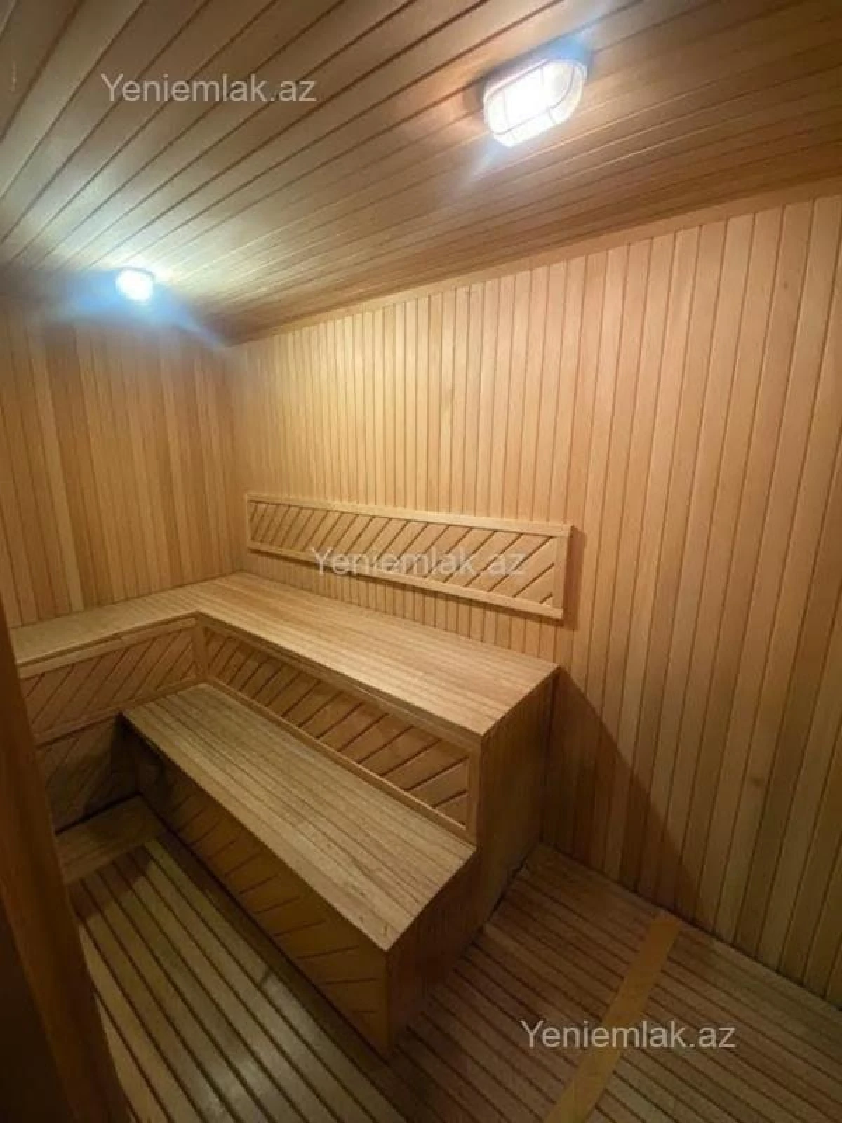 Satılır 8 otaqlı həyət evi 250 m²