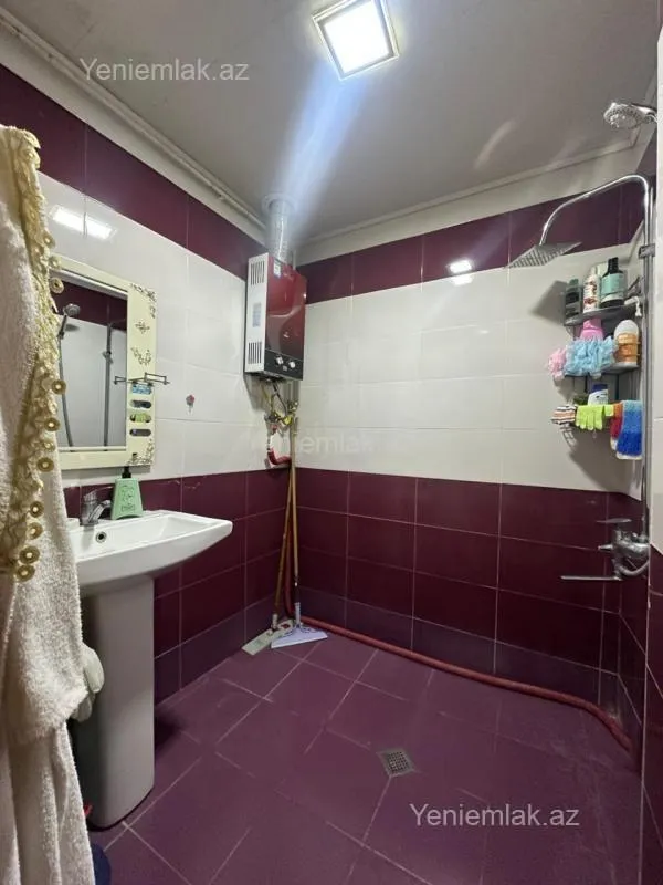 Satılır 4 otaqlı köhnə tikili 80 m²