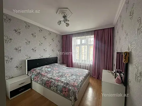Satılır 4 otaqlı köhnə tikili 80 m²