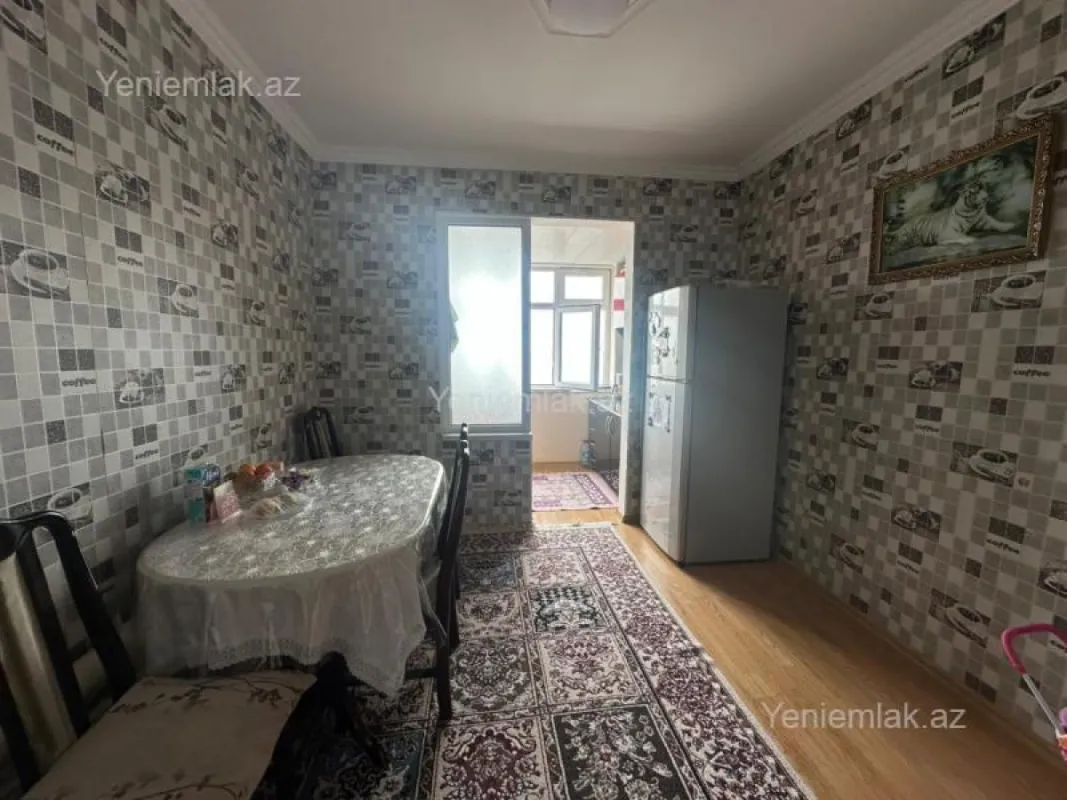 Satılır 4 otaqlı köhnə tikili 80 m²