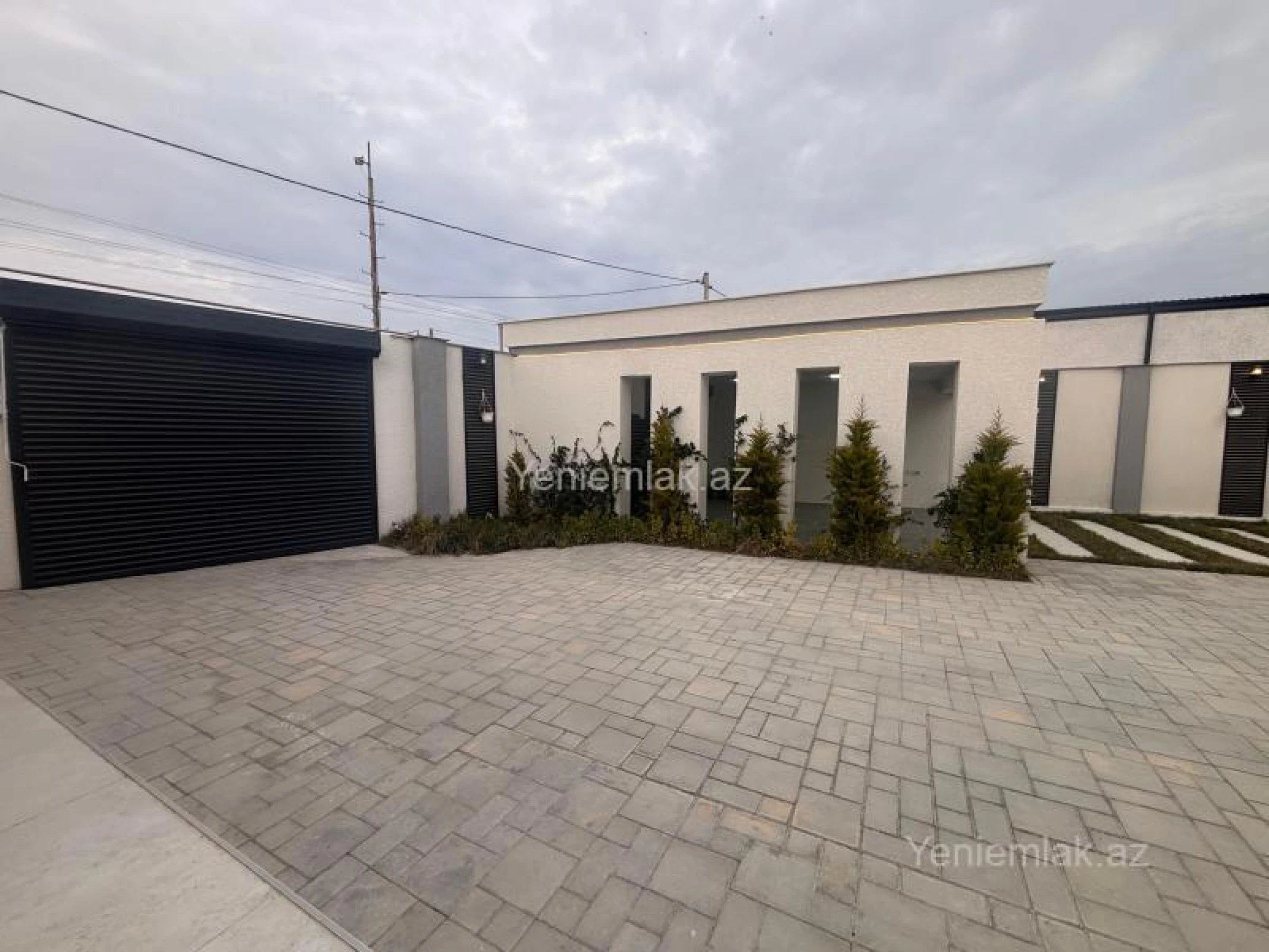 Satılır 5 otaqlı həyət evi 220 m²