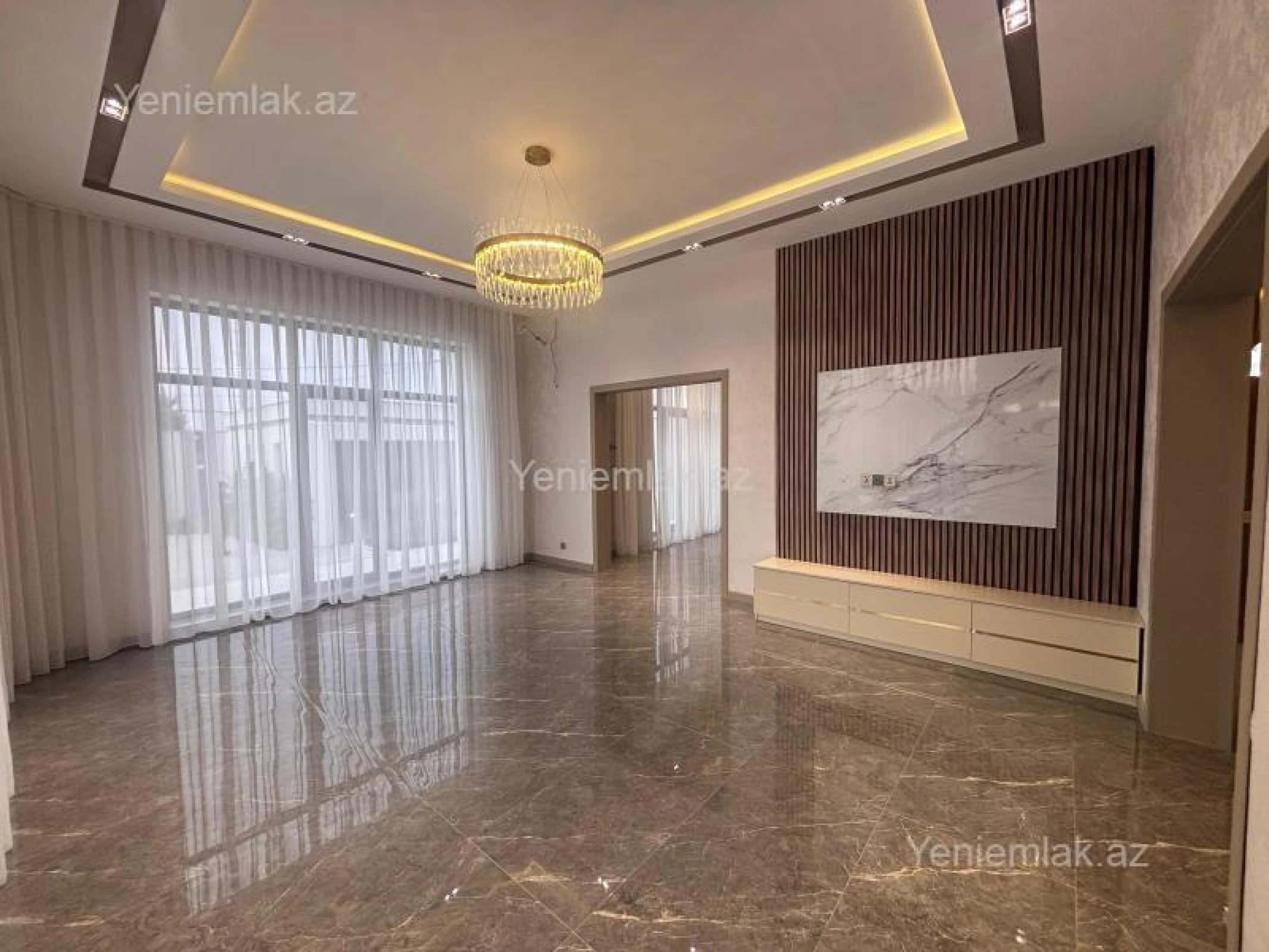 Satılır 5 otaqlı həyət evi 220 m²