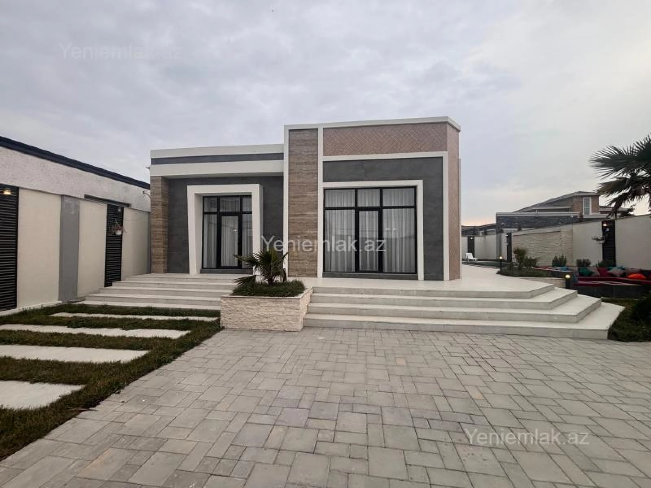 Satılır 5 otaqlı həyət evi 220 m²