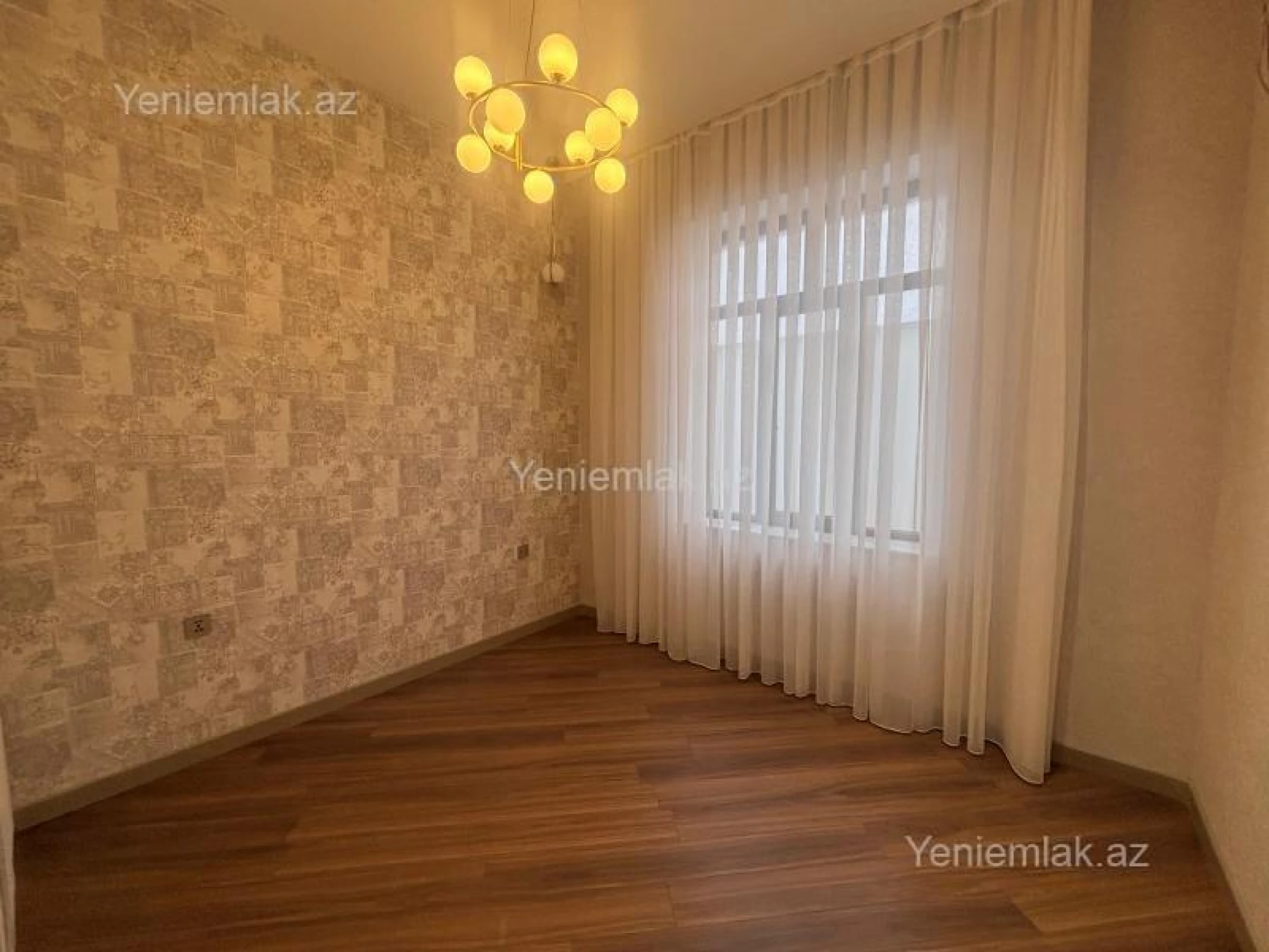 Satılır 5 otaqlı həyət evi 220 m²