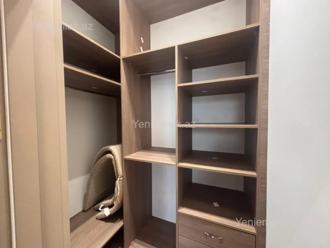 Satılır 5 otaqlı həyət evi 220 m²