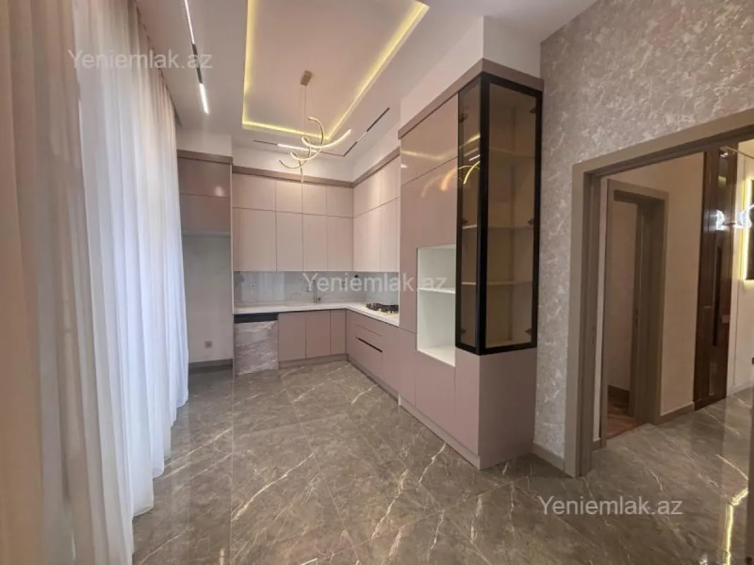 Satılır 5 otaqlı həyət evi 220 m²