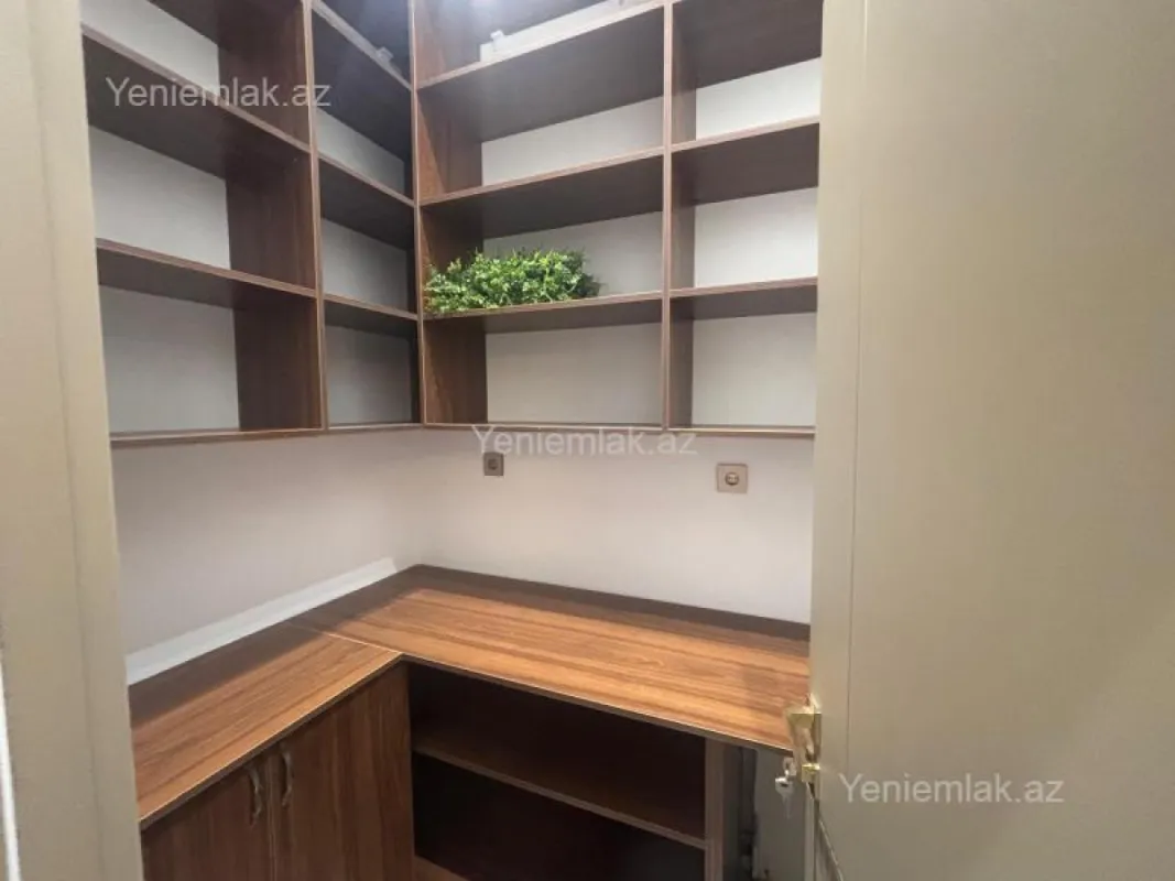 Satılır 5 otaqlı həyət evi 220 m²