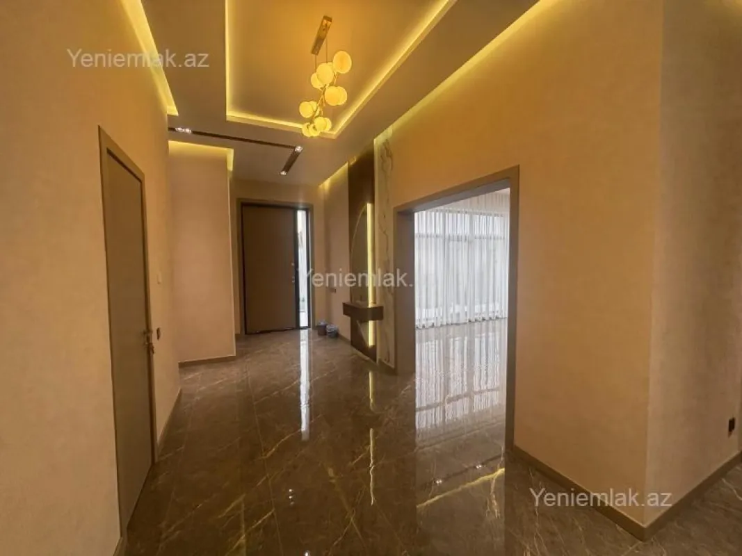 Satılır 5 otaqlı həyət evi 220 m²