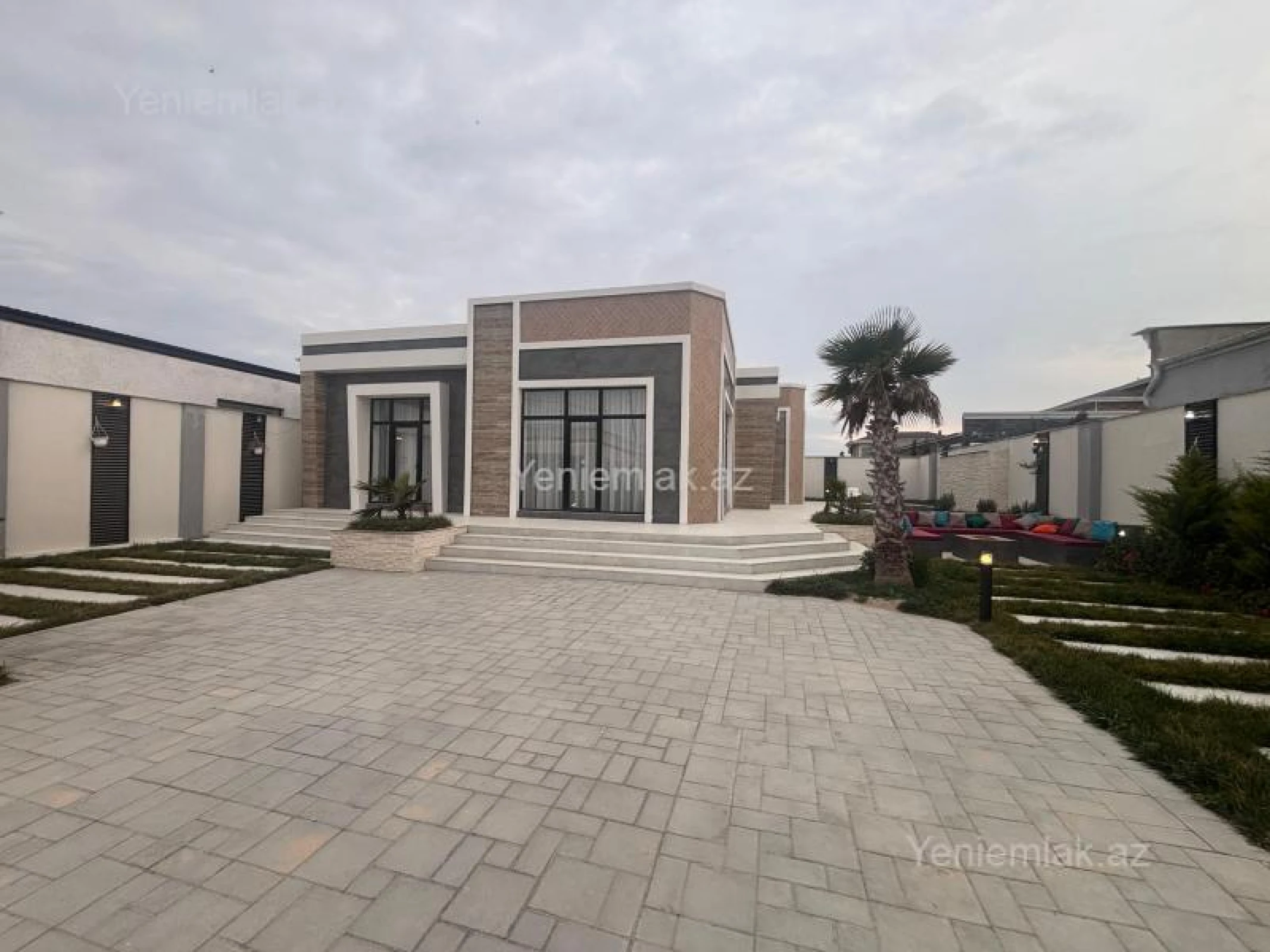 Satılır 5 otaqlı həyət evi 220 m²