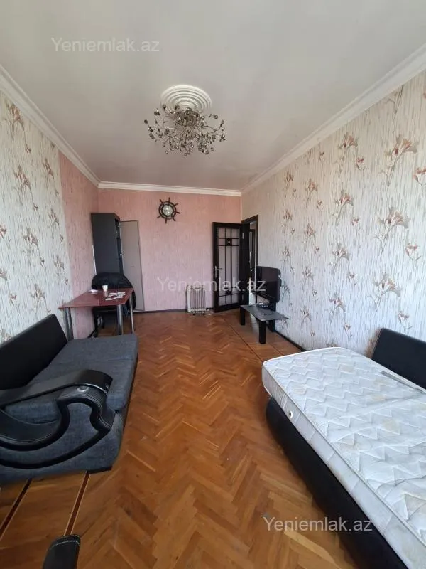 Satılır 3 otaqlı köhnə tikili 85 m²