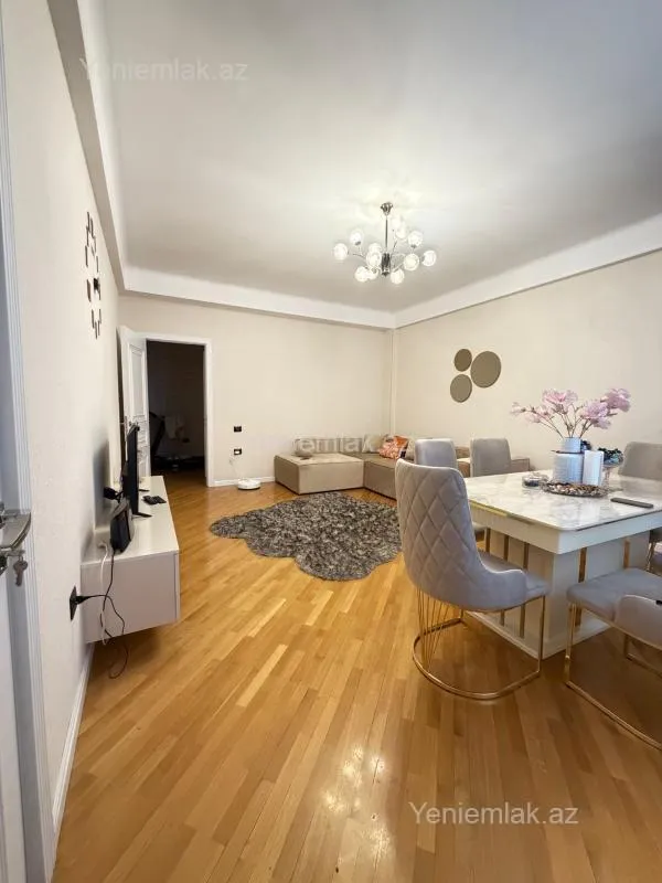 Satılır 2 otaqlı yeni tikili 77 m²