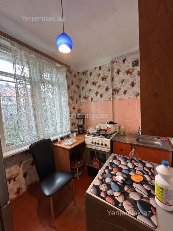 Satılır 1 otaqlı köhnə tikili 30 m²