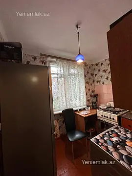 Satılır 1 otaqlı köhnə tikili 30 m²