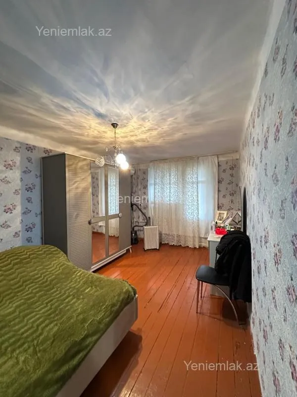 Satılır 1 otaqlı köhnə tikili 30 m²