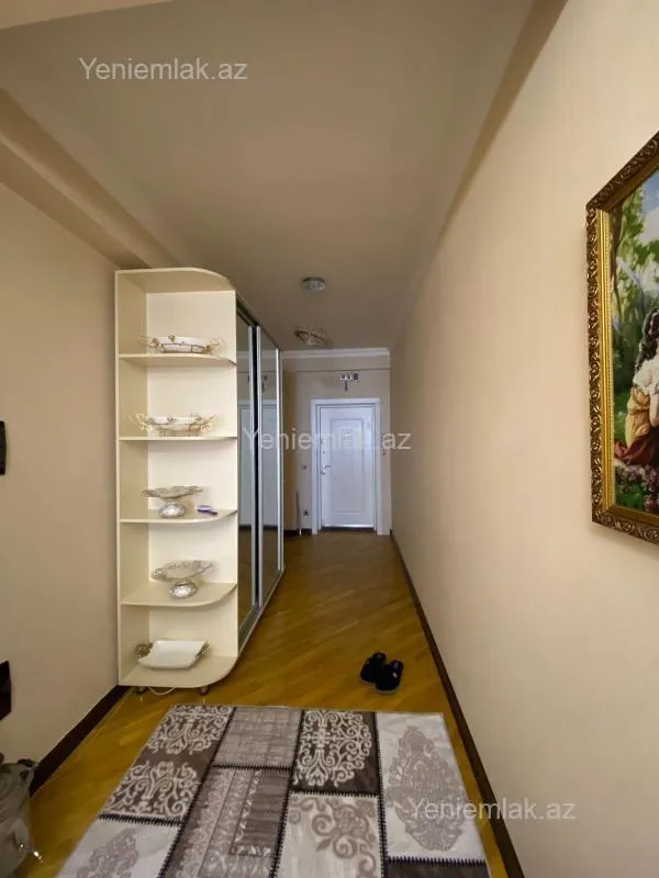 Satılır 4 otaqlı yeni tikili 135 m²