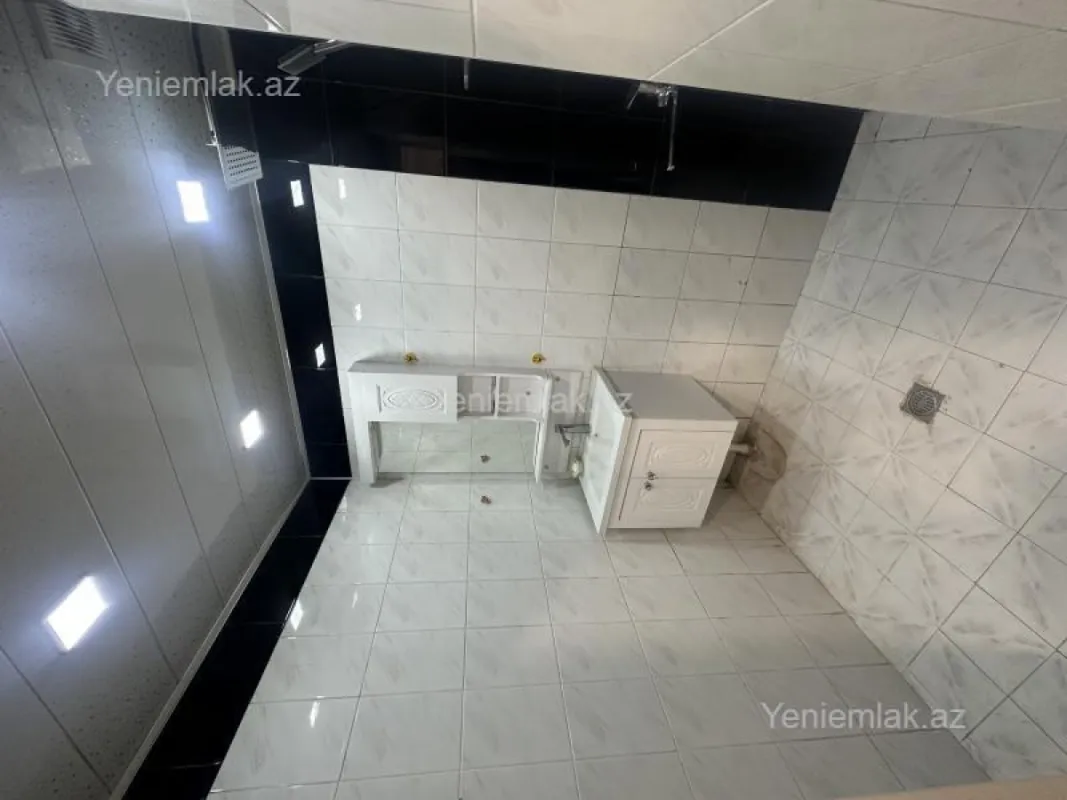 Satılır 2 otaqlı köhnə tikili 60 m²
