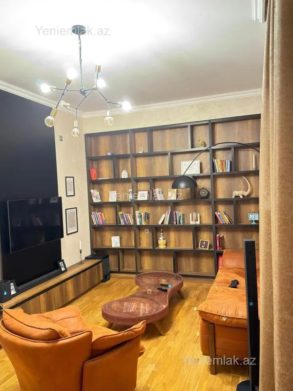 Satılır 2 otaqlı yeni tikili 70 m²