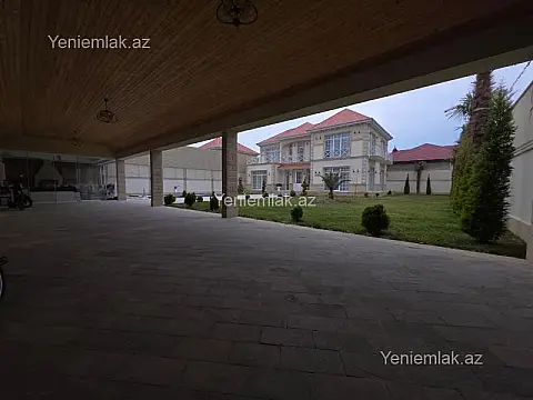 Satılır 5 otaqlı həyət evi 300 m²