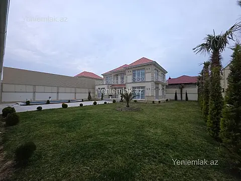 Satılır 5 otaqlı həyət evi 300 m²