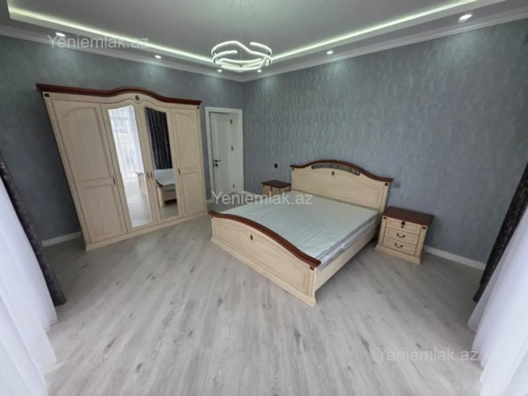 Satılır 5 otaqlı həyət evi 300 m²