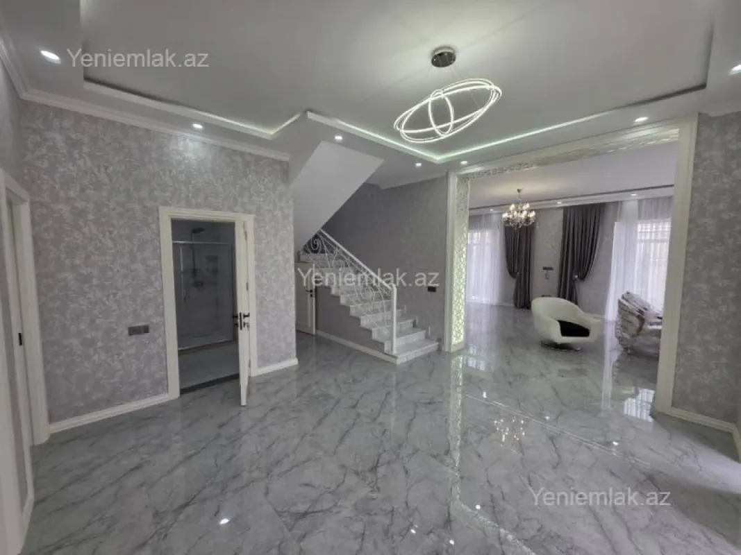 Satılır 5 otaqlı həyət evi 300 m²