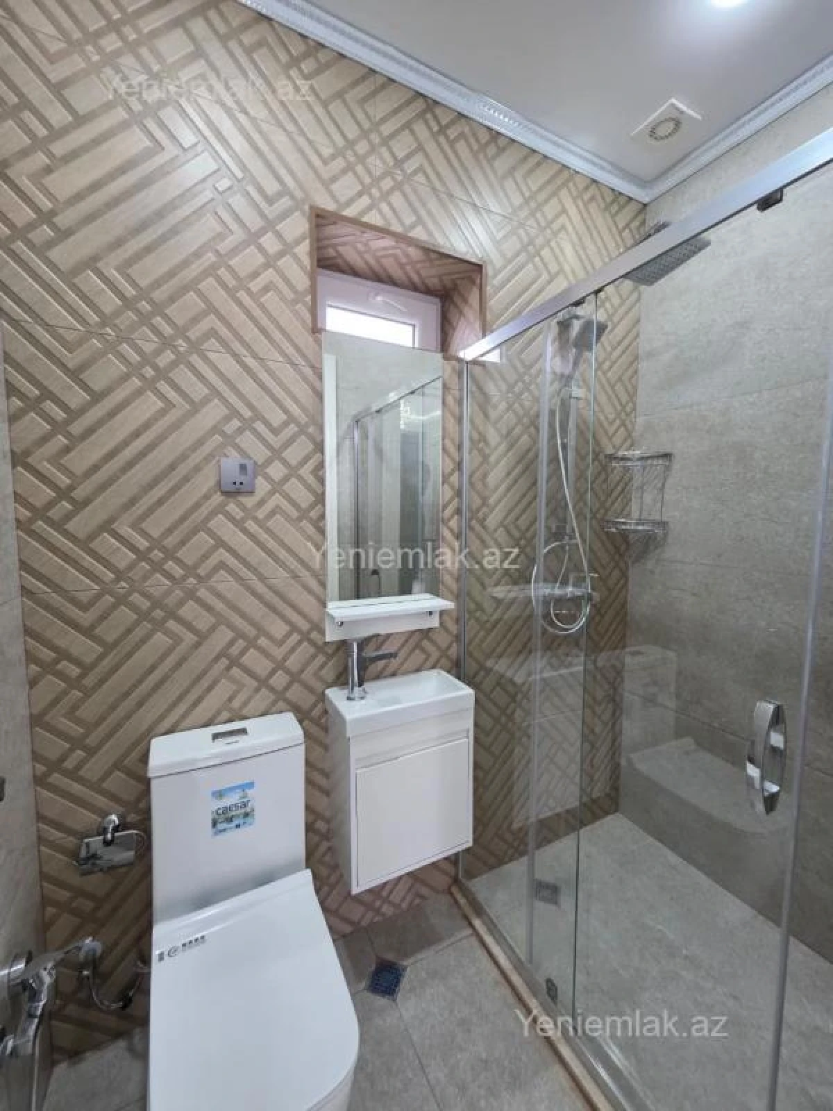 Satılır 5 otaqlı həyət evi 300 m²