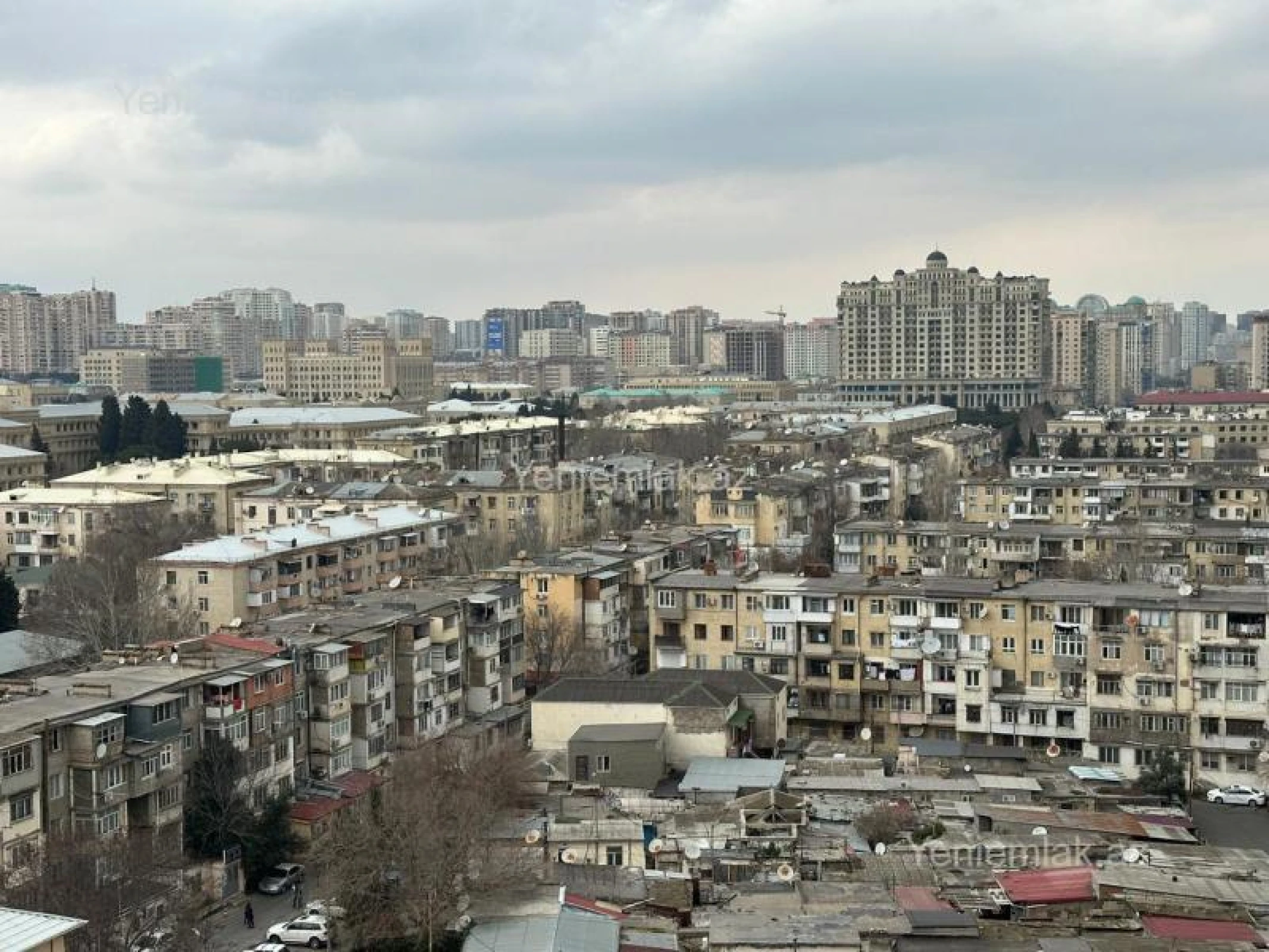 Satılır 3 otaqlı yeni tikili 140 m²