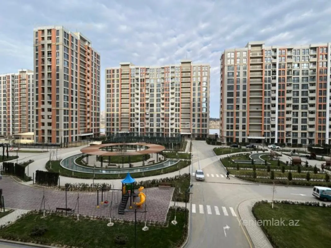 Satılır 3 otaqlı yeni tikili 83 m²