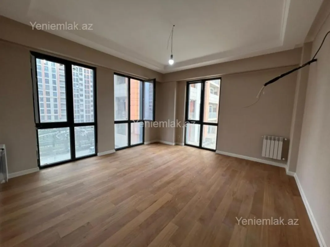 Satılır 3 otaqlı yeni tikili 83 m²