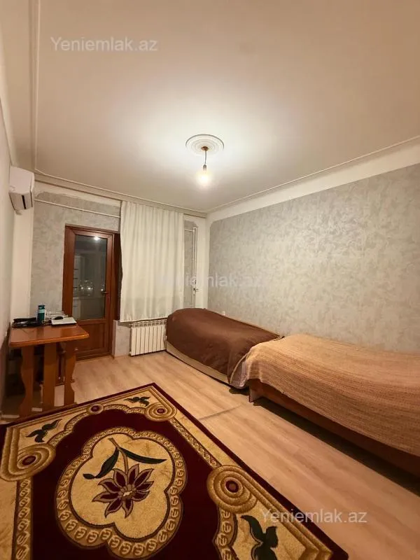 Satılır 3 otaqlı köhnə tikili 80 m²
