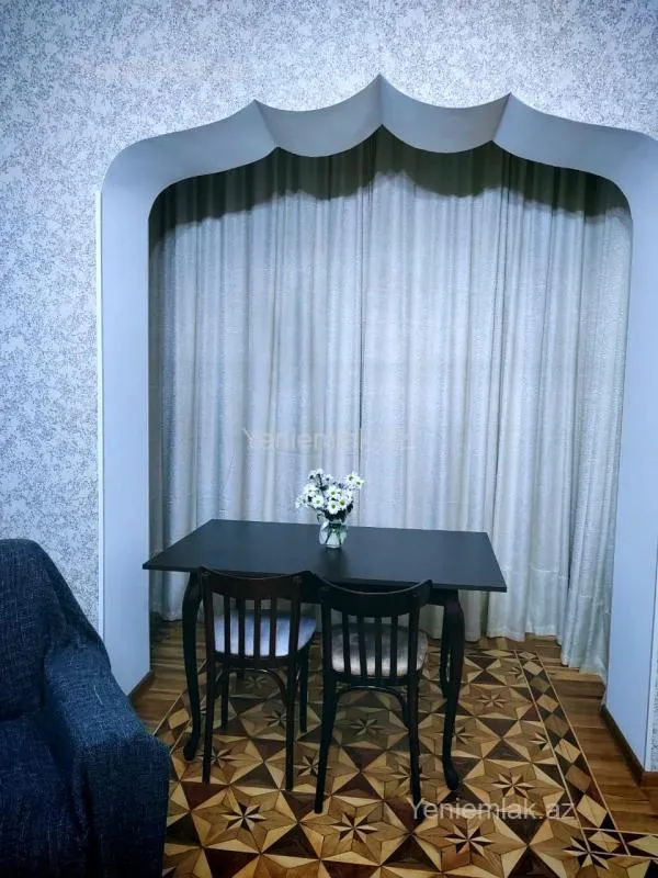 Satılır 3 otaqlı köhnə tikili 74 m²