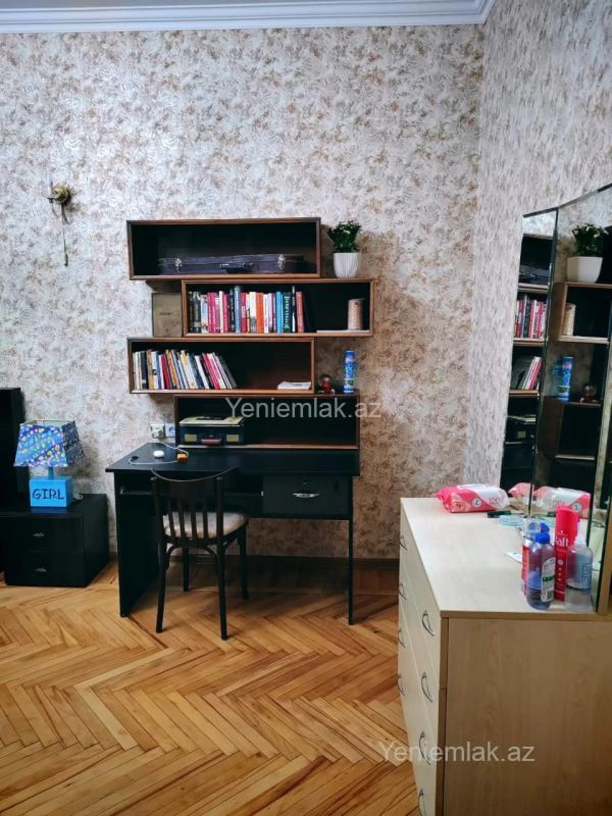 Satılır 3 otaqlı köhnə tikili 74 m²