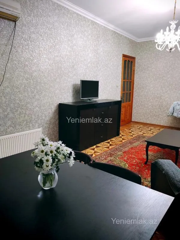 Satılır 3 otaqlı köhnə tikili 74 m²