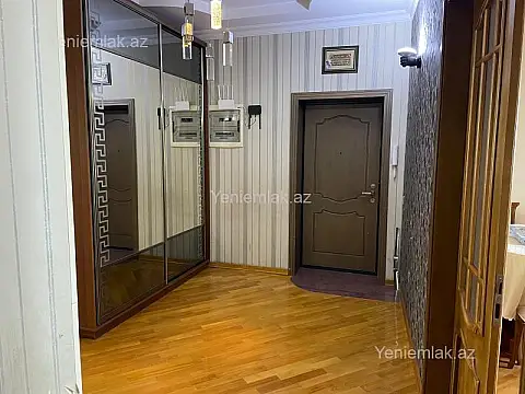 Satılır 3 otaqlı yeni tikili 125 m²